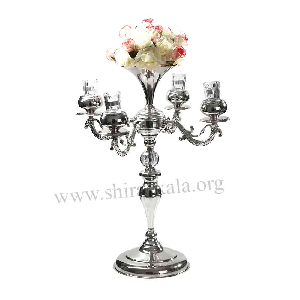 تصویر  شمعدان ۴ شاخه نقره ای با گل مصنوعی پیونی