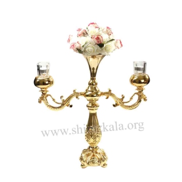 تصویر  شمعدان ۲ شاخه طلایی با گل مصنوعی پیونی