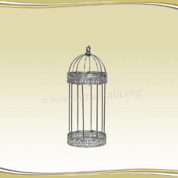 تصویر  قفس نقره‌ای طرحدار باریک